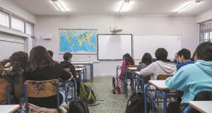 Λέσβος: Καθηγητής κατηγορείται ότι αυνανιζόταν στην τάξη μπροστά σε μαθητές…