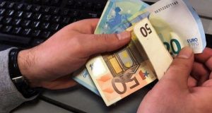 Μεσολόγγι: Αφαίρεσαν από ηλικιωμένο 200 ευρώ και συνελήφθησαν
