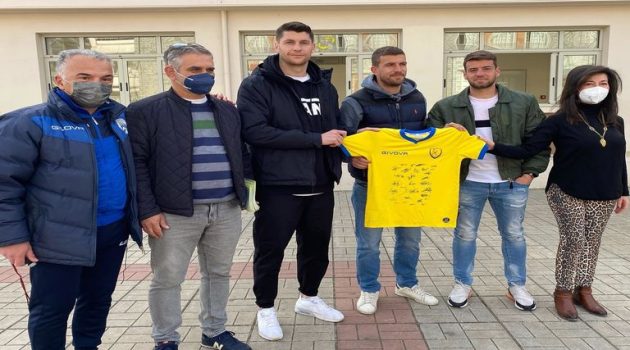 SL1 – Παναιτωλικός: Αντιπροσωπεία Ποδοσφαιριστών στο 2ο Δημοτικό Σχολείο Αγρινίου (Photos)