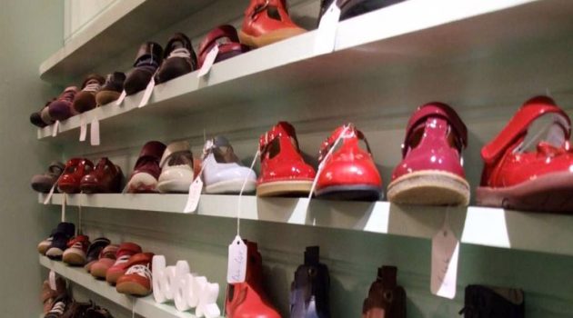 Υποβολή αιτήσεων για διανομή παπουτσιών από το Κέντρο Κοινότητας Αμφιλοχίας