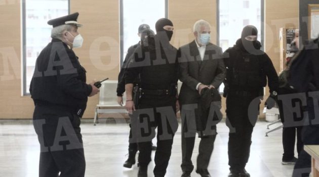 Πέτρος Φιλιππίδης: Εμφανίστηκε στο Δικαστήριο – Δείτε φωτογραφίες (Video – Photos)