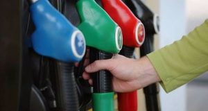 Συνεχίζει να «καλπάζει» η τιμή της βενζίνης: Στα 2,35-2,80 ευρώ…