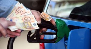 Fuel Pass 2: Έρχεται «φουσκώμενο» επίδομα βενζίνης για το καλοκαίρι