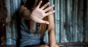 Aγρίνιο: Συνελήφθη για απόπειρα βιασμού και ενδοοικογενειακή βία