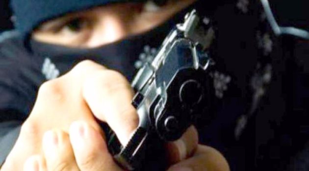 Κινηματογραφική σύλληψη ληστή στου Ζωγράφου – Έβγαλε πιστόλι στους Αστυνομικούς
