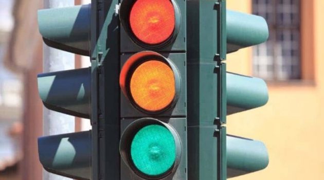 Αγρίνιο: Κυκλοφοριακές ρυθμίσεις για την αναβάθμιση φωτεινών σηματοδοτών