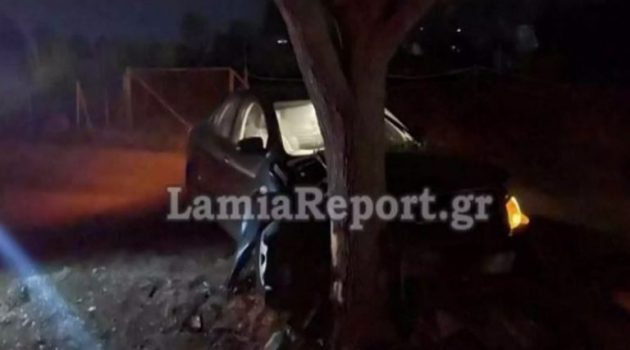 Τροχαίο έξω από την Άμφισσα: Αυτοκίνητο «καρφώθηκε» σε δέντρο, νεκρός ο 33χρονος οδηγός