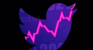 Twitter: Ο Έλον Μασκ γιορτάζει την αγορά της πλατφόρμας… τουιτάροντας