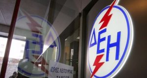 Δ.Ε.Η.: Φουντώνει ο «πόλεμος» για τη ρήτρα αναπροσαρμογής στο ρεύμα