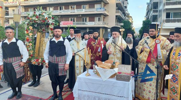 Αγρίνιο: Η Λιτάνευση του Ιερού Λειψάνου και της Εικόνας του Αγίου Χριστοφόρου (Videos – Photos)