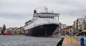 Χίος: Πλοίο με 332 επιβάτες δεν μπορεί να δέσει στο…