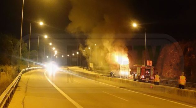 Ιωάννινα: Νταλίκα στην Εγνατία Οδό παραδόθηκε στις φλόγες (Video – Photos)