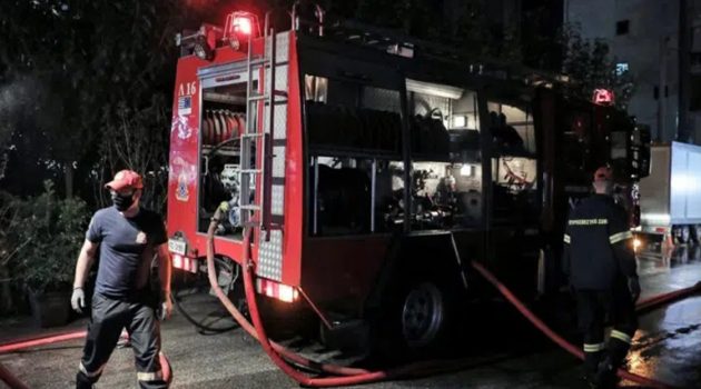 Πάτρα: Φωτοβολίδα σε συναυλία του Β. Παπακωνσταντίνου προκάλεσε φωτιά σε διαμέρισμα (Video – Photos)