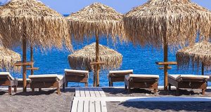 Κρήτη: Ζευγάρι κοιμήθηκε στην παραλία και η γυναίκα αγνοείται