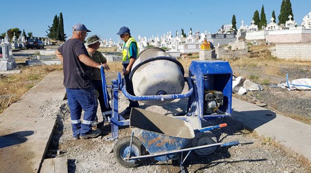 Κοιμητήριο Φυτειών: Εργασίες ευπρεπισμού από Πρόγραμμα Ανέργων του Ο.Α.Ε.Δ. (Photos)