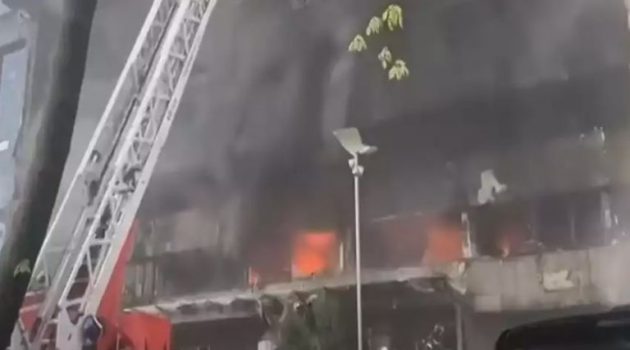 Φωτιά σε επιχειρηματικό κέντρο της Μόσχας – Δεκάδες εγκλωβισμένοι (Video)