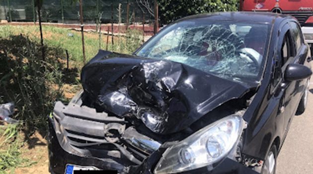Αμπάρια Παναιτωλίου: Σφοδρή σύγκρουση αυτοκινήτου με μηχανάκι – Στο Νοσοκομείο η δικυκλίστρια (Photos)