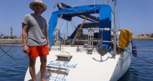 Κρήτη: Zει 6 χρόνια σε σκάφος και κάνει τον γύρο…