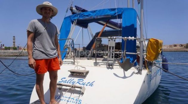 Κρήτη: Zει 6 χρόνια σε σκάφος και κάνει τον γύρο του κόσμου με τη γυναίκα του (Photos – Video)