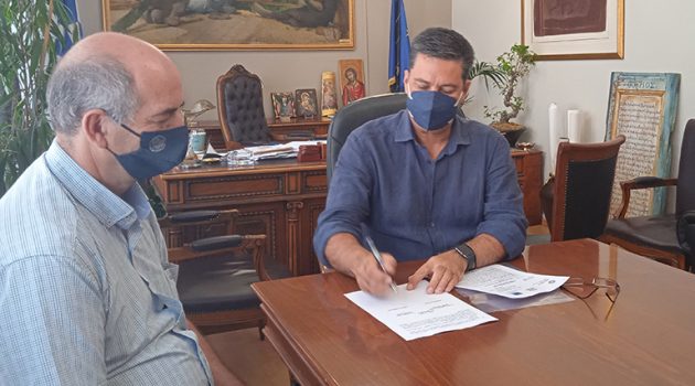 Yπογραφή της σύμβασης για την «Ενεργειακή Αναβάθμιση του Δημαρχείου Αγρινίου»