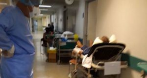 Εφημερίες τρόμου στα νοσοκομεία της Αθήνας – Σε ράντζα ασθενείς…