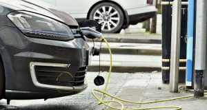 «Κινούμαι Ηλεκτρικά 2»: Οι επιδοτήσεις για ηλεκτρικά οχήματα – Πότε…