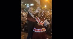Ο Γιώργος Παπαναστασίου σχολιάζει τους Μεξικάνους Χορευτές που ξεσήκωσαν το…