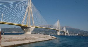 Κρουαζιέρα: Τα πλοία δε χωρούν να περάσουν τη Γέφυρα Ρίου…