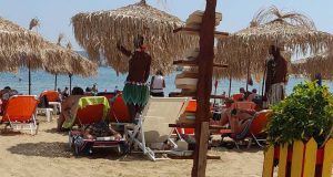 Σάλος σε Beach Bar της Κρήτης – Μαύρες κούκλες, ομοιώματα…