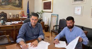 Ο Δήμαρχος Αγρινίου υπέγραψε για την ανακατασκευή του Γηπέδου Ποδοσφαίρου…