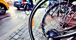 Ποδηλάτες στο δρόμο: Πού απαγορεύεται να κυκλοφορούν, ποια τα πρόστιμα…