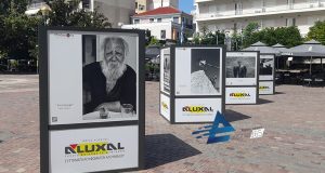 «Photopolis»: Τα έργα του Νίκου Αλιάγα στην Πλατεία Δημοκρατίας (Video…