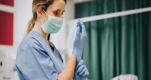 Θάνος Πλεύρης: «Επιστρέφουν στα Νοσοκομεία οι ανεμβολίαστοι υγειονομικοί»