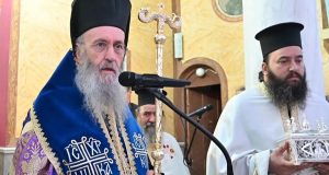 sto-dimotiko-symvoulio-i-anakiryxi-tou-mitropoliti-ierotheou-se-epitimo-dimoti-agriniou