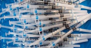 Αντιγριπικός εμβολιασμός 2022: Στα φαρμακεία 2 εκατ. εμβόλια – Ξεκίνησαν…