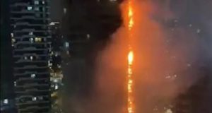 Τεράστια φωτιά σε ουρανοξύστη στην Κωνσταντινούπολη – Έξι τραυματίες (Videos)