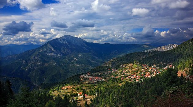 Κρυονέρια: Tο καταπράσινο «αγχολυτικό» χωριό της ορεινής Ναυπακτίας (Video – Photos)