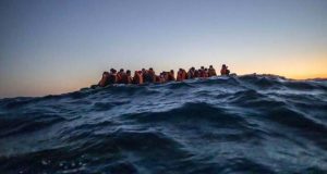Βίντεο-σοκ: Το Τουρκικό Λιμενικό χτυπάει μετανάστες με στειλιάρια