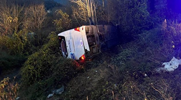Τουρκία: Σοβαρό τροχαίο – Ανατροπή λεωφορείου με 39 τραυματίες (Photos)