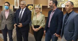 Καλύβια: Πραγματοποιήθηκαν τα εγκαίνια της Έκθεσης ζωγραφικής της Χρυσούλας Φούκα…