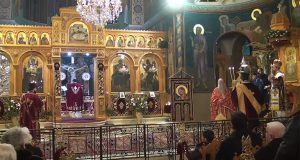 Ι.Ν. Αγίου Δημητρίου Αγρινίου: Η Αρχιερατική Θεία Λειτουργία των Χριστουγέννων…
