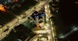 Ο πανηγυρίζοντας Ιερός Ναός Αγίας Βαρβάρας Αγρινίου από ψηλά (Drone…