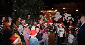 Γιορτινά χρώματα και μελωδίες σε Αιτωλικό, Κατοχή, Νεοχώρι, Ευηνοχώρι: Η…