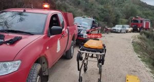 Κεφαλονιά: Τραγωδία με δύο νεκρούς – Φορτηγό έπεσε σε γκρεμό…