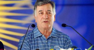 o-kyriakos-thomaidis-scholiazei-tin-epilogi-kostoula-stis-ekloges-tis-e-p-o