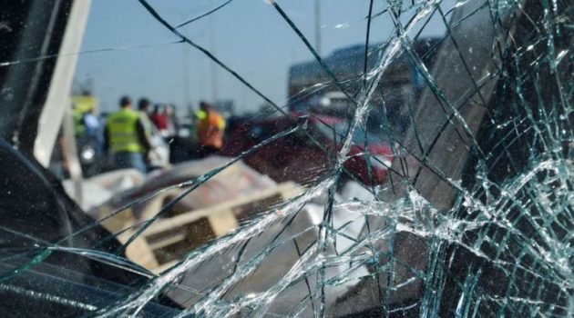 Αλεξανδρούπολη: Ένας νεκρός και 3 τραυματίες σε τροχαίο – 15 άνθρωποι πεσμένοι στο δρόμο
