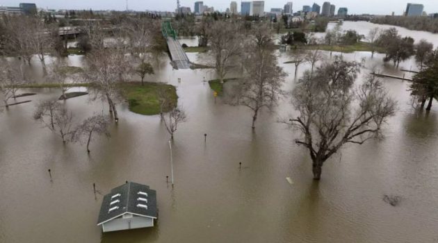 Η.Π.Α.: Καταιγίδες και πλημμύρες στην Καλιφόρνια – 18 νεκροί και ένα παιδί αγνοούμενο