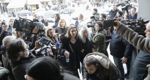 Άλκης Καμπανός: Επεισόδια έξω από το δικαστήριο στη δίκη για…