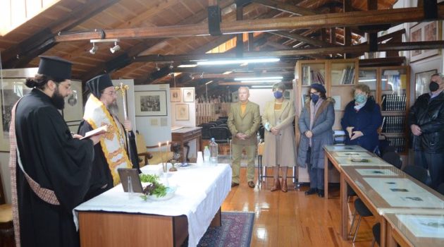 Επίσκεψη του Μητροπολίτη Δαμασκηνού στη Βυρωνική Εταιρεία Ιεράς Πόλεως Μεσολογγίου (Photos)