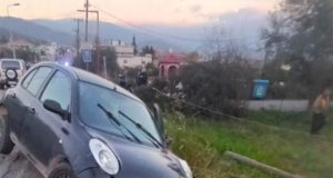 Τροχαίο στο Ξηροπήγαδο Ναυπάκτου: Αυτοκίνητο έκοψε κολώνα στα δύο (Video…